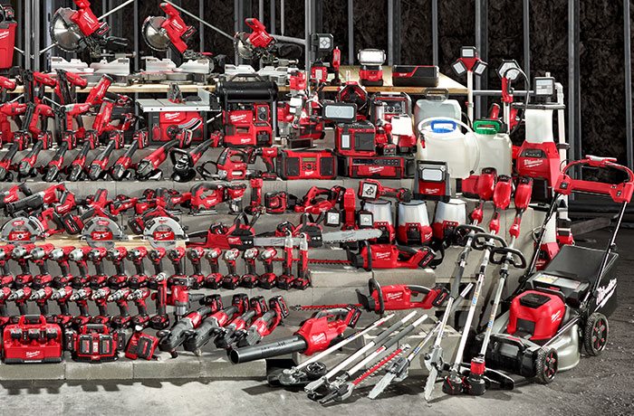 EIN AKKUSYSSTEM, ÜBER 325 LÖSUNGEN